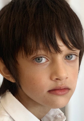 彼得·德索萨 Peter DeSouza-Feighoney 