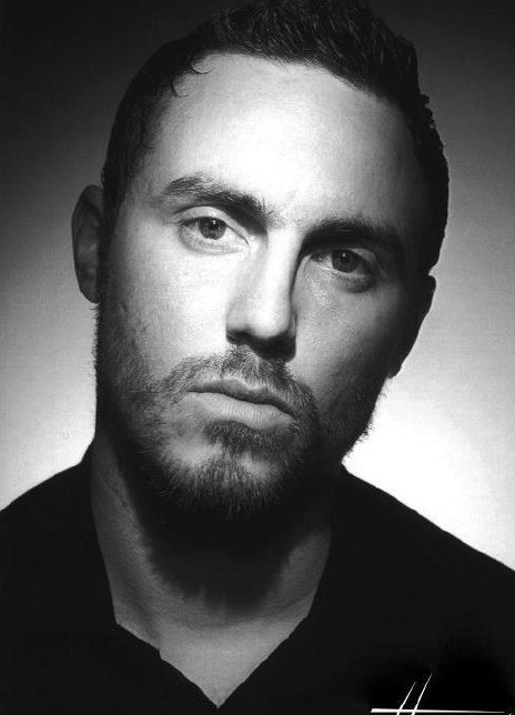 阿克塞尔·乌斯顿 Aksel Ustun 