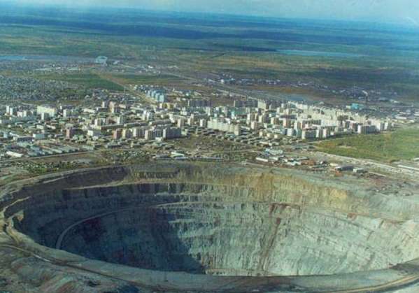 米尔钻石矿场 Mirny Diamond Mine