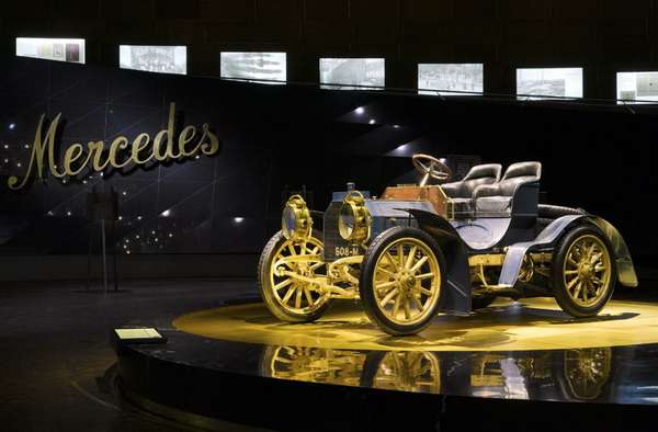 梅赛德斯-宾士博物馆 Mercedes-Benz Museum