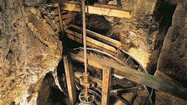 “罗切斯山口”地窖磨坊 Col-des-Roches Cave Mills