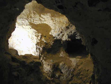 斯皮耶纳新石器时代的燧石矿 Neolithic Flint Mines at Spiennes