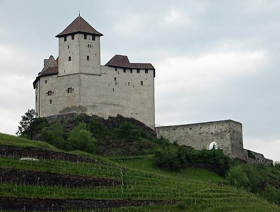 古腾贝格堡 Gutenberg Castle