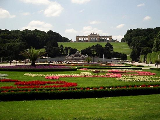 申布伦宫殿和花园 Palace and Gardens of Schnbrunn
