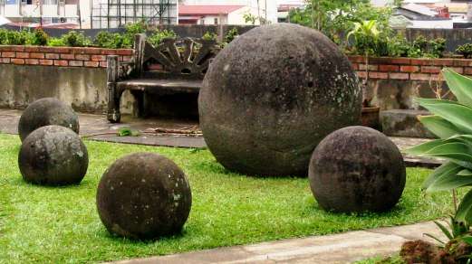 迪奎斯三角洲石球以及前哥伦比亚人酋长居住地 Precolumbian chiefdom settlements with stone spheres of the Diquís