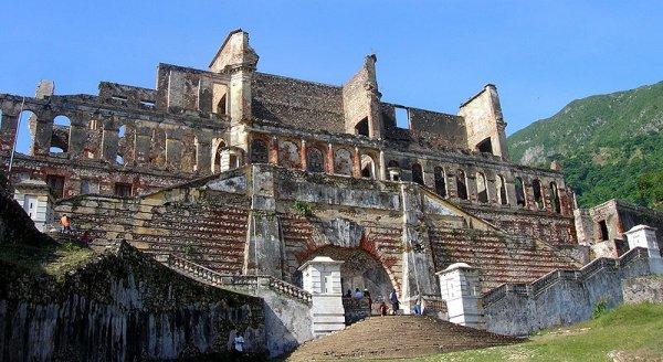国家历史公园的城堡桑斯苏西宫拉米尔斯堡垒 National History Park-Citadel Sans Souci Ramiers
