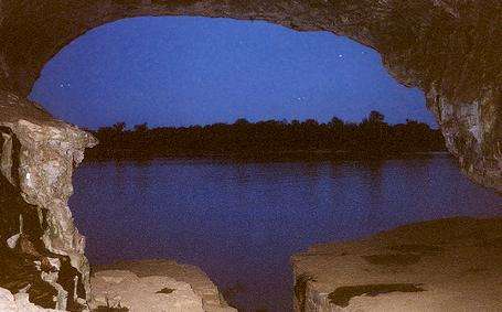 石洞州立公园 Cave-in-Rock State Park