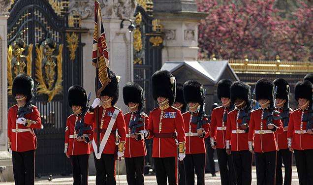 白金汉宫换岗仪式 Changing the Guard at Buckingham Palace