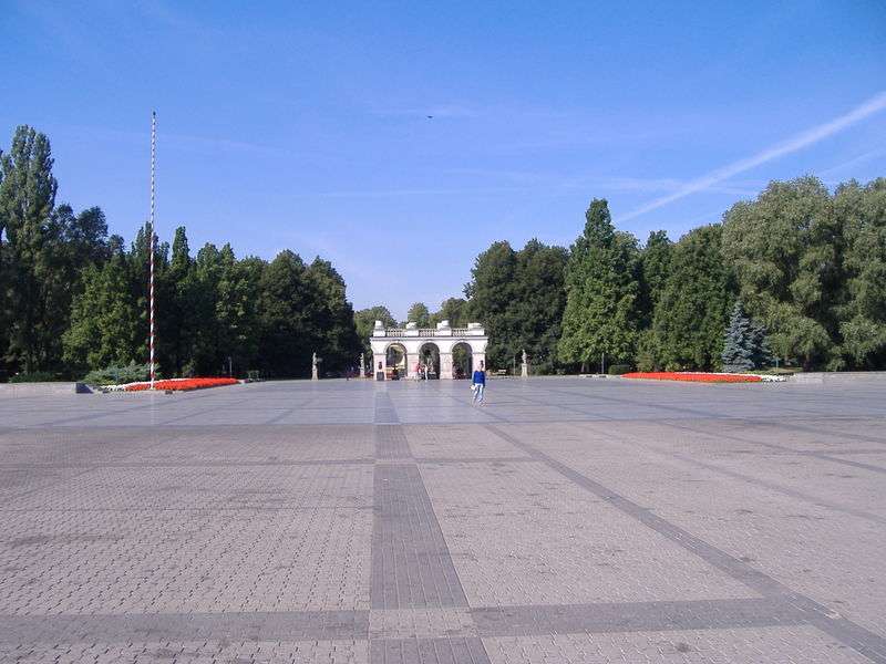 毕苏斯基广场 Pisudski Square