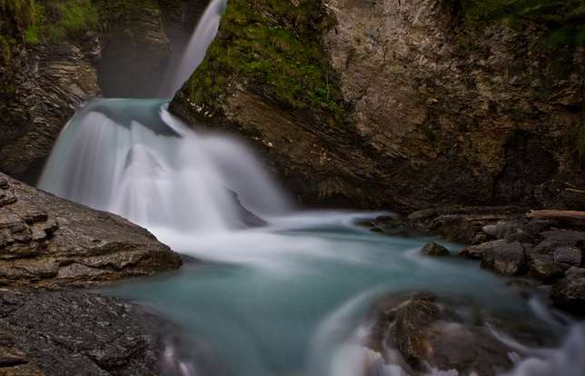 赖兴河瀑布 Reichenbach Falls