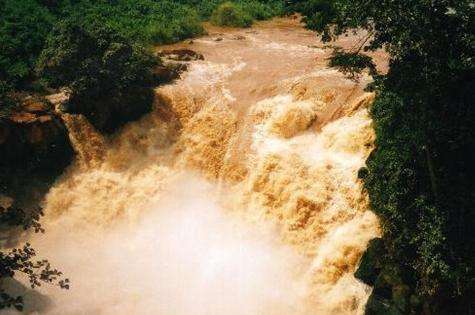 鲁苏莫瀑布 Rusumo Falls
