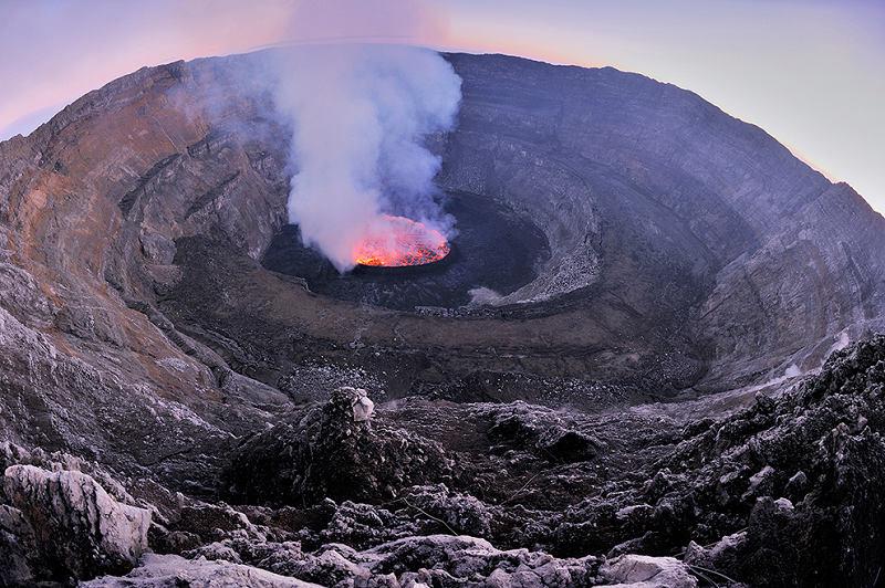 尼拉贡戈火山 Mount Nyiragongo