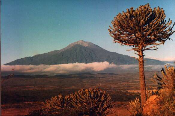 梅鲁火山 Mount Meru
