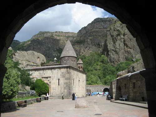 格加尔德修道院和上阿扎特山谷 Monastery of Geghard and the Upper Azat Valley