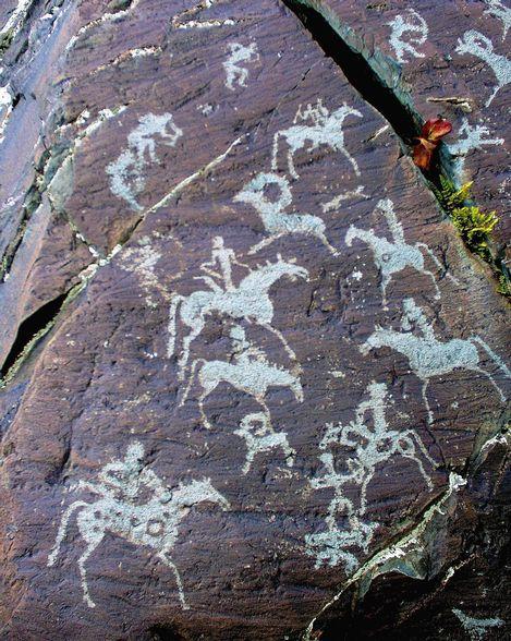 阿尔泰山脉岩画群 Petroglyphic Complexes of the Mongolian Altai