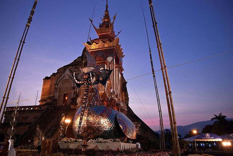 契迪龙寺 Wat Chedi Luang