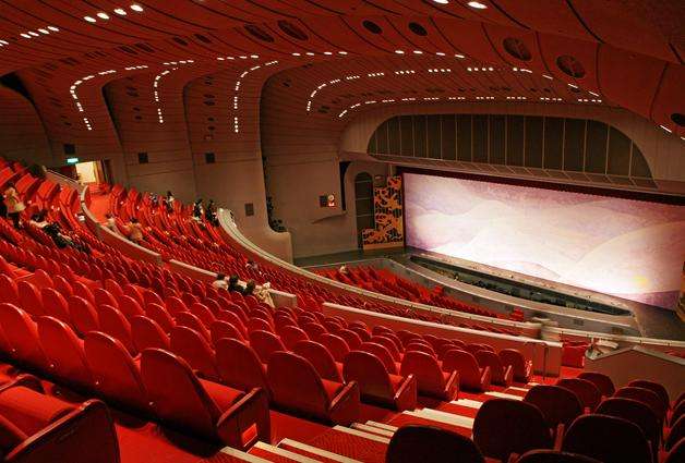 宝冢大剧院 Takarazuka Grand Theater
