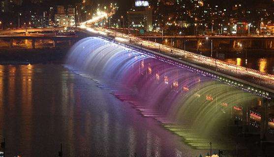 月光彩虹喷泉盘浦大桥喷泉 Moonlight Rainbow FountainBanpo Bridge Fountain