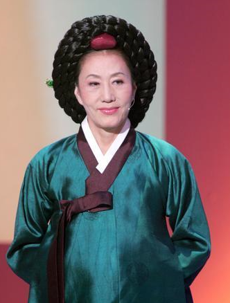 吕韵季 Yeo Woon-kay