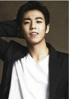 李玹雨 Lee Hyun Woo 이현우 イ・ヒョヌ