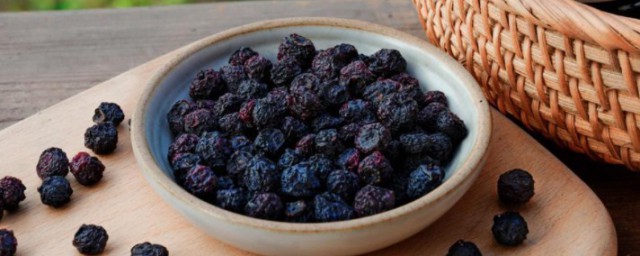 蓝莓果干怎么吃 蓝莓果干的吃法