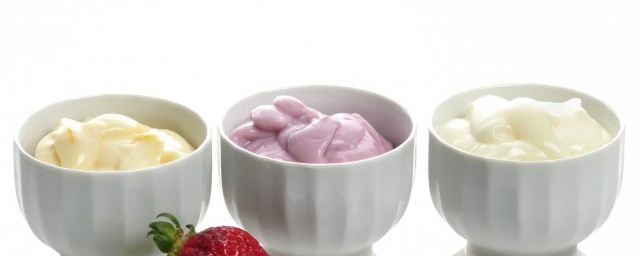 草莓冰淇淋的家常做法 草莓冰淇淋怎么做