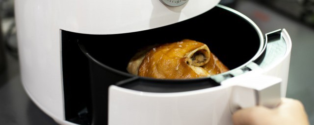 烘焙纸可以放在空气炸锅里吗 烘焙纸能不能放在空气炸锅里