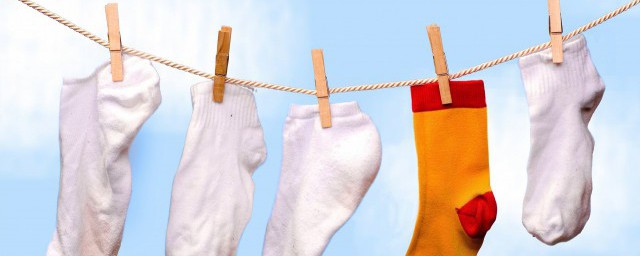 袜子洗完后干燥怎么回事 为什么袜子洗完后干燥