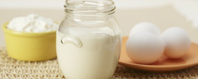生牛乳纯牛奶适合儿童吗 生牛乳纯牛奶的功效有哪些