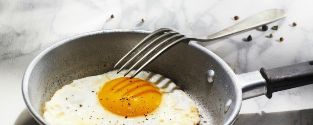 鸡蛋炒熟了放冰箱第二天还能吃吗 鸡蛋炒熟了放冰箱第二天还能不能吃