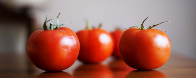 怎样挑选自然成熟的西红柿 挑选自然成熟西红柿的技巧