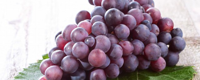葡萄不能配什么吃 葡萄不能配哪些吃的