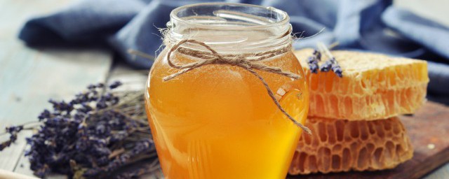 蜂蜜水能和钙片同吃吗 可以一起吃蜂蜜水和钙片吗