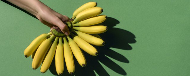 香蕉带皮蒸还是去皮蒸 吃香蕉的注意事项
