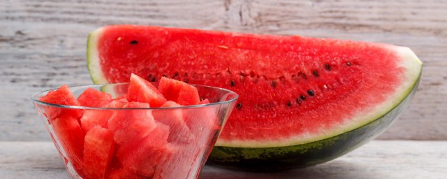 榴莲和西瓜可以一起吃吗 能不能一起吃榴莲和西瓜