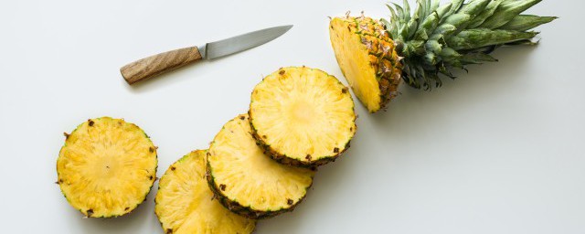 盐泡菠萝过夜还能吃吗 泡过盐水的菠萝可以过夜吗