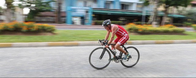 自行车怎么调变速器 自行车变速的原理是怎样的