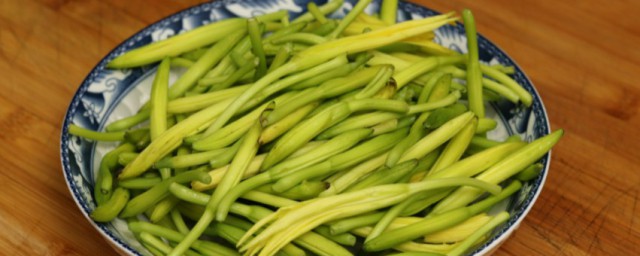 干黄花菜泡了第二天能吃吗 干黄花菜泡了第二天可以吃吗