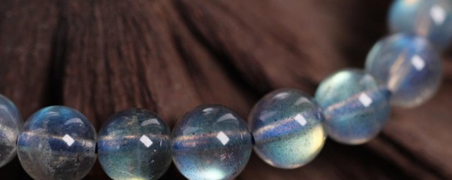 拉长石和月光石的区别作用一样吗 拉长石和月光石的区别作用是不是一样