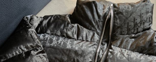 新年穿新衣哪种清洗羽绒服的方式更科学 科学清洗羽绒服的方法