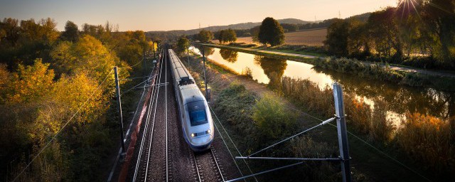 动车df是2个人一排的吗 动车座位简介