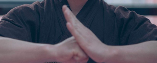 抱拳礼和拱手礼的区别 抱拳礼和拱手礼的区别介绍