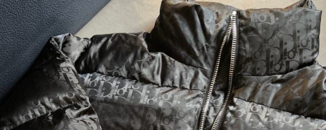 羽绒服不仅轻便相对棉布等材质来说也较为保暖这是因为? 羽绒服轻便又保暖的原因