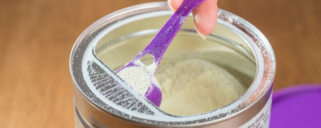 奶粉沖得越浓越有营养宝宝吃了也越能抗饿这种说法 奶粉沖得越浓越营养也越能抗饿对吗