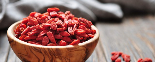 一天吃枸杞大概吃多少粒合适呢 一天吃枸杞大概吃几粒合适呢