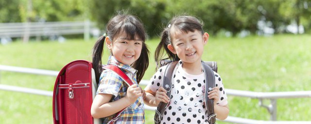 四岁小女孩短发怎么扎 四岁小女孩短发如何扎 四岁小女孩短发怎么扎 四岁小女孩短发如何扎