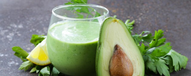 怎么剥牛油果皮 牛油果怎么剥去皮 怎么剥牛油果皮 牛油果怎么剥去皮