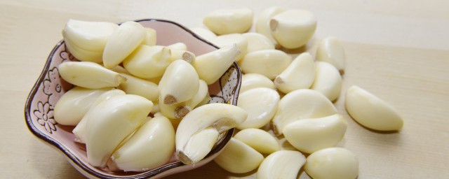 怎么剥大蒜又快又完整 如何剥大蒜又快又完整 怎么剥大蒜又快又完整 如何剥大蒜又快又完整