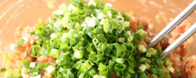 怎么拌肉馅好吃 拌肉馅好吃的做法技巧