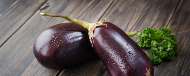 茄子泡水后要拧干吗 茄子泡水后要不要拧干